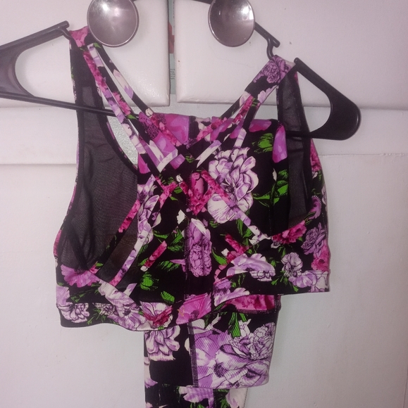 Victoria Secret workout pants and matching sports bra - Picture 7 of 7